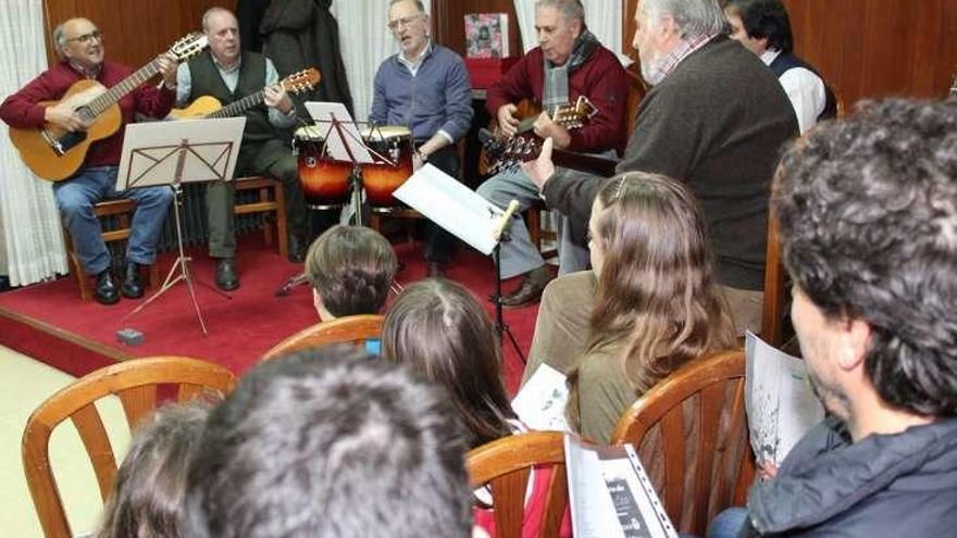 Recital poético e musical en Ponte Caldelas. // FdV