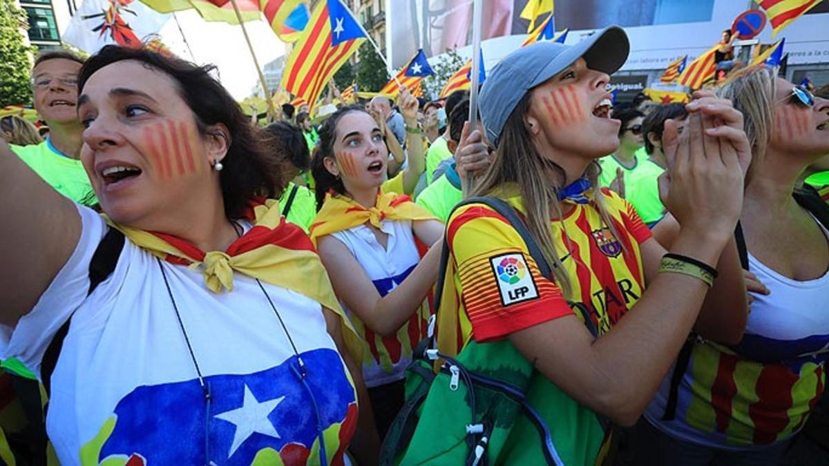 Diada 2017: Varias asistentes a la manifestación de Barcelona