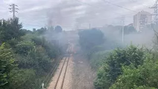 Un gran apagón por un incendio sume a Gijón en media hora de desconcierto: semáforos sin funcionar, gente atrapada en ascensores y trenes parados
