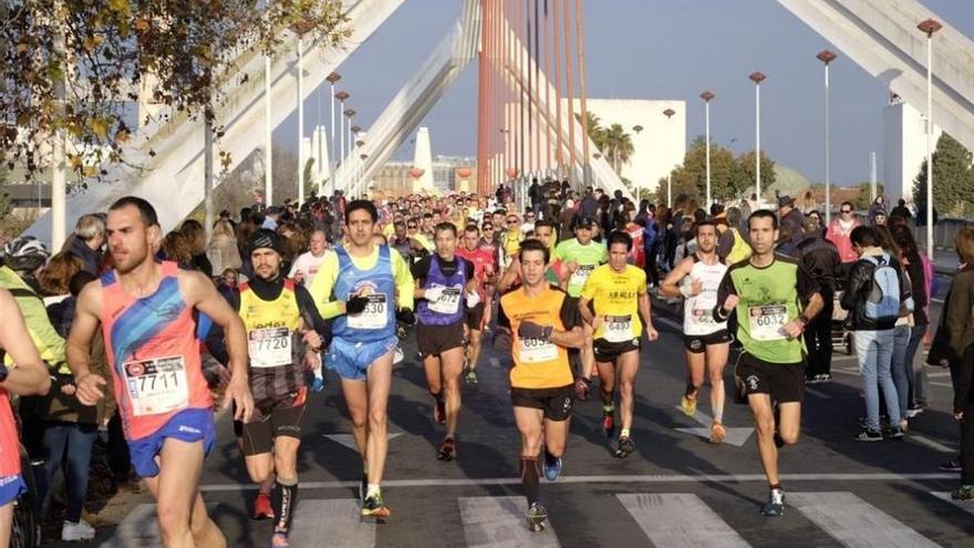 El cordobés Ángel Muñoz gana en la Media Maratón de Sevilla