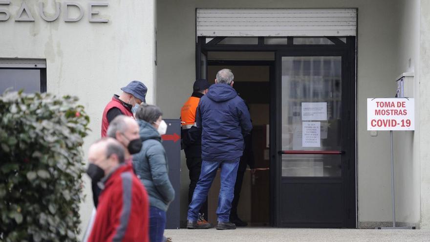 Sanidade confirma un segundo positivo de sarna noruega en Vila de Cruces y el Concello distribuye folletos con recomendaciones