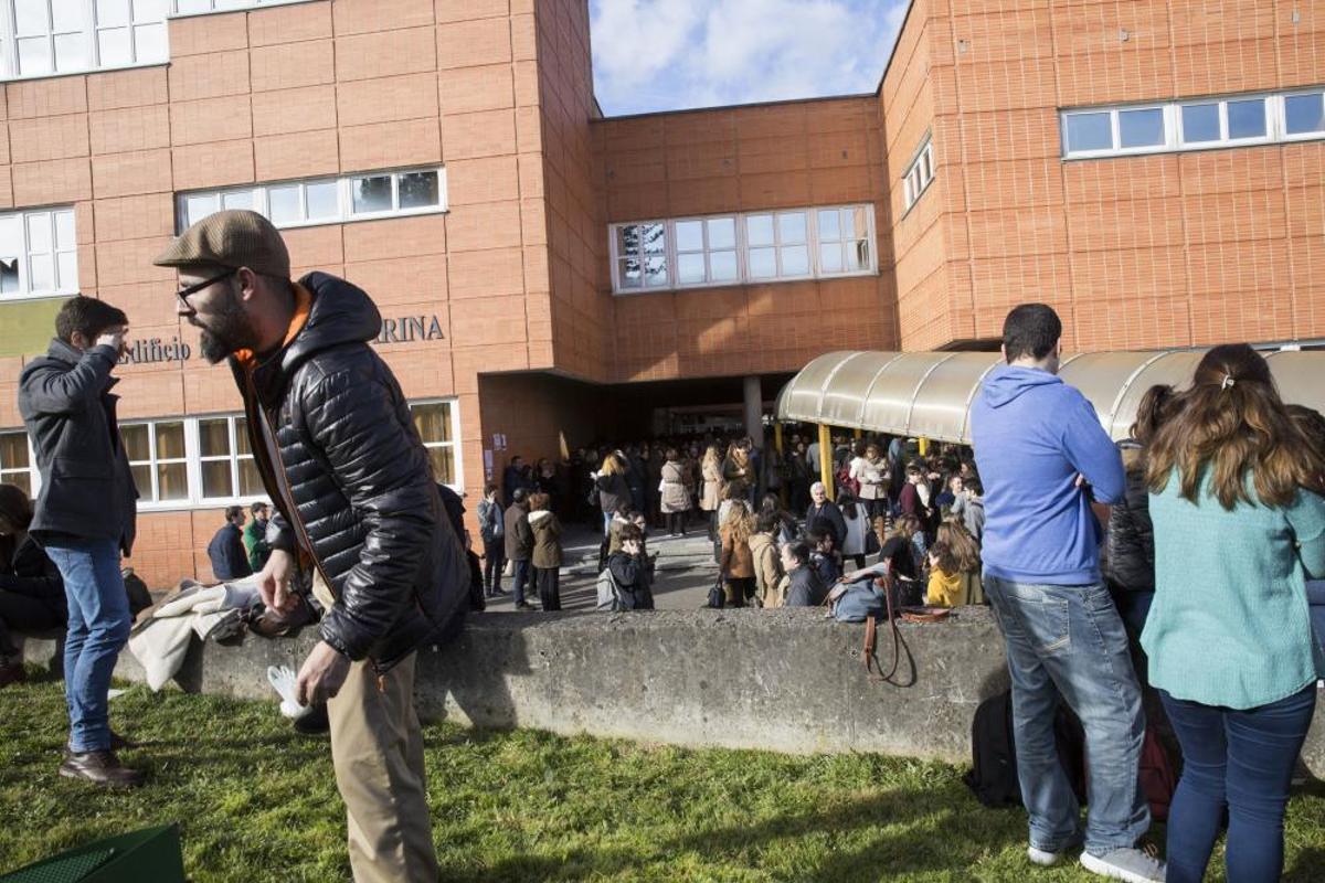 Examen del MIR en Oviedo.