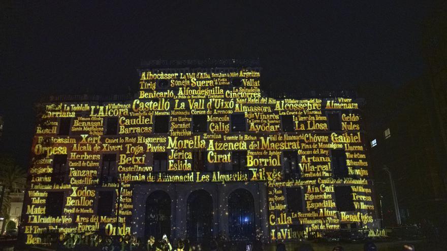 Un 'videomapping' sobre la fachada de Les Aules homenajea los 200 años de la Diputación