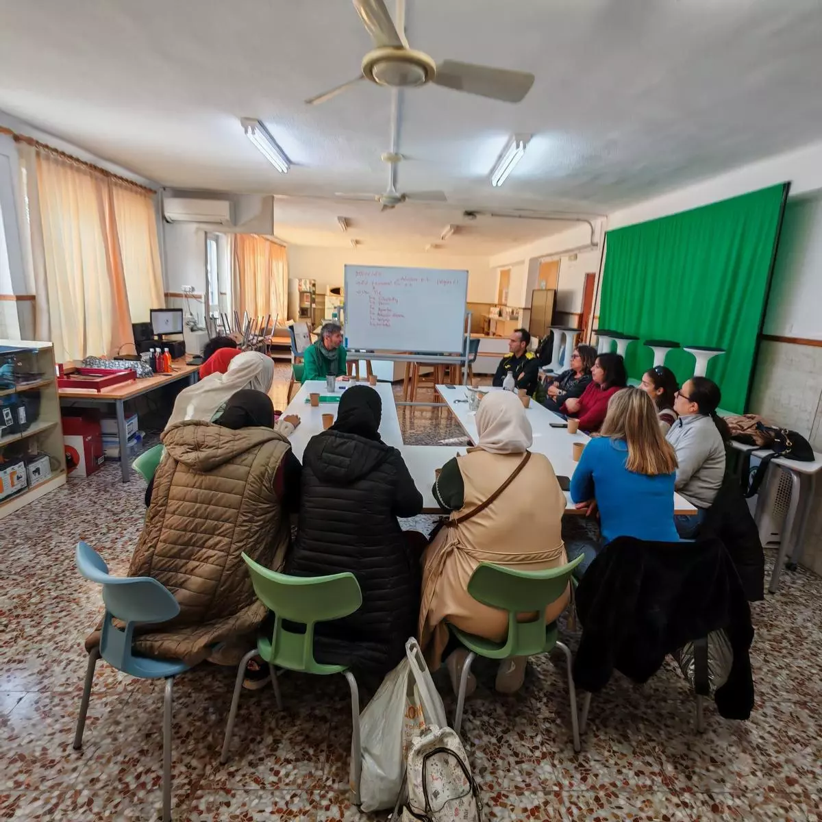 El colegio de Tavernes donde las familias también estudian
