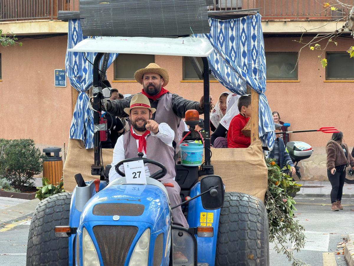 Otra de las carrozas, con motivos típicos de Mallorca.