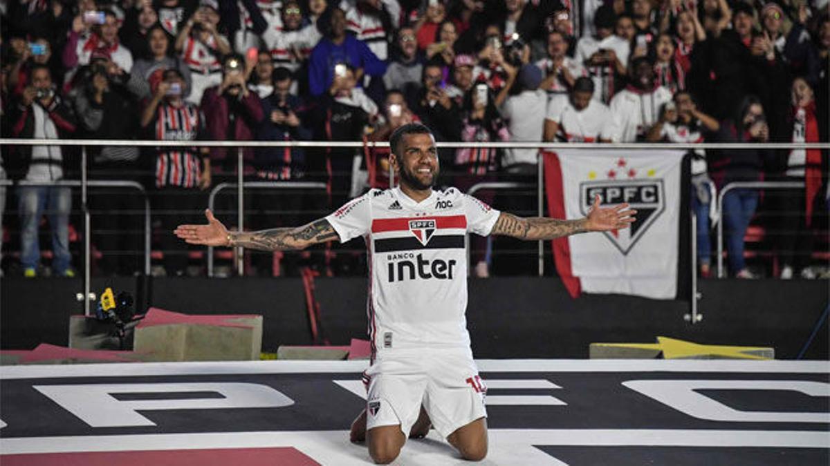 La multitudinaria presentación de Dani Alves