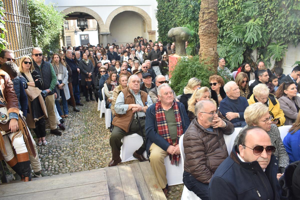 Público asistente a la presentación del cartel.