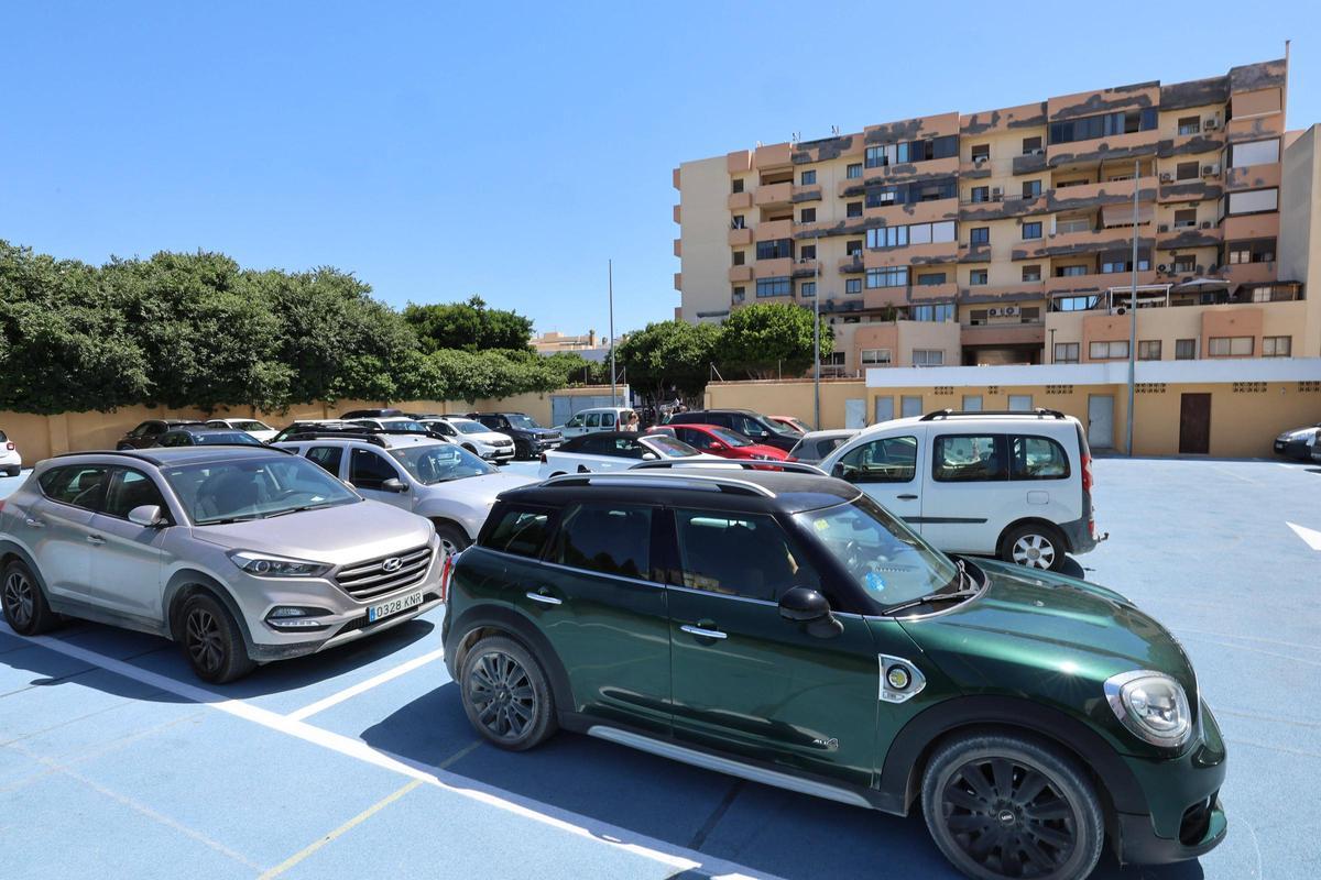 Imágenes del aparcamiento provisional por el cierre del 'parking' del Mercat Nou Imágenes del aparcamiento provisional por el cierre del 'parking' del Mercat Nou