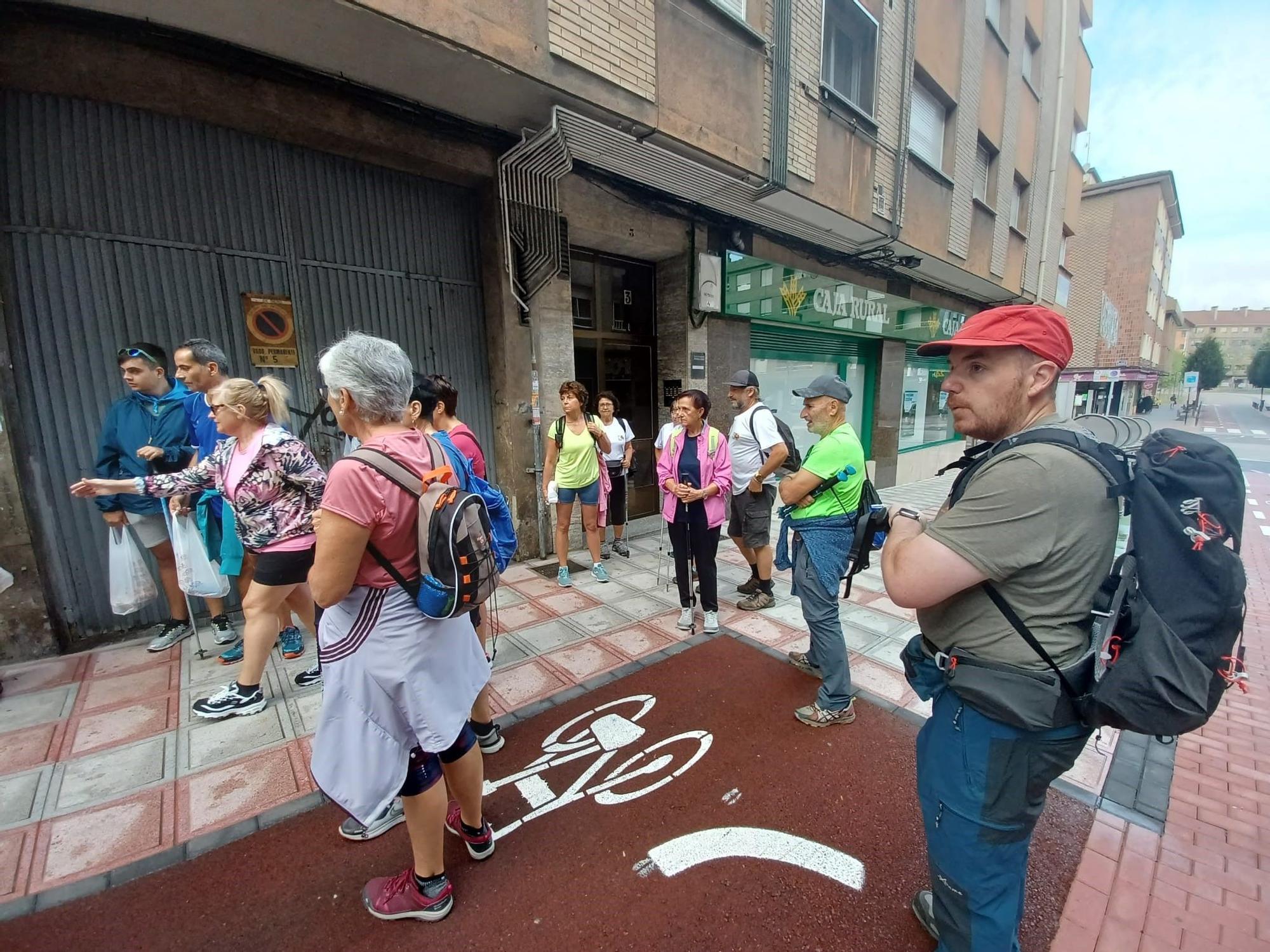 La otra ruta de Santa Isabel madruga en Lugones: estos son los participantes en la popular marcha senderista