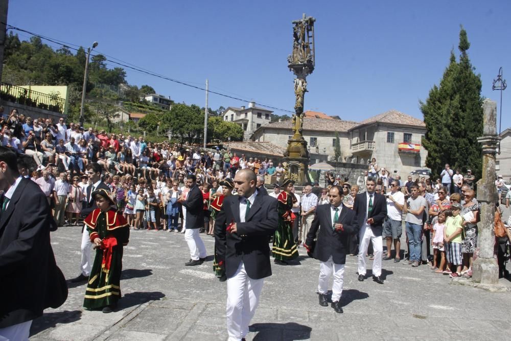 O Hío baila para rendir culto a San Roque