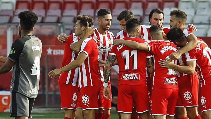 Els jugadors del Girona celebren un dels dos gols contra el Numància.