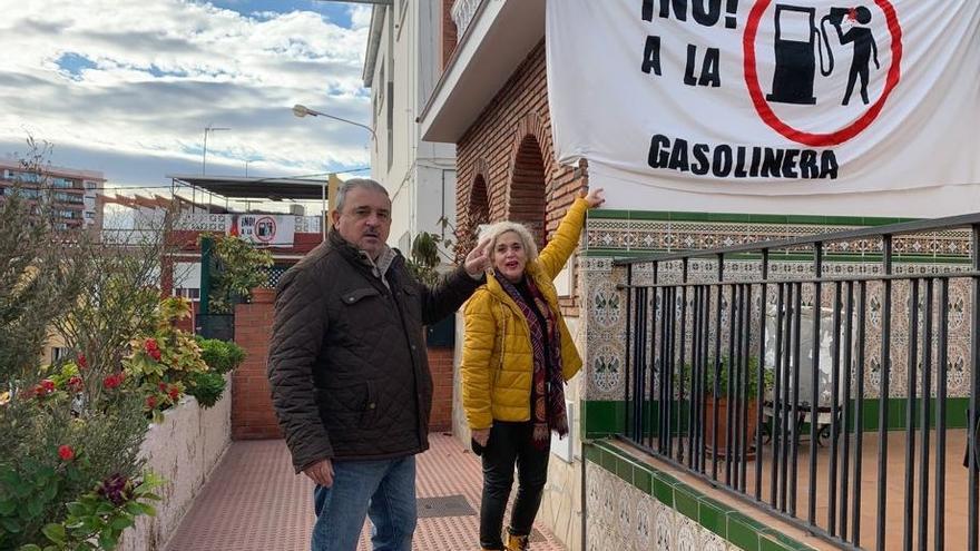 IU y Podemos estudiarán acciones judiciales contra la instalación de una gasolinera en La Pelusa