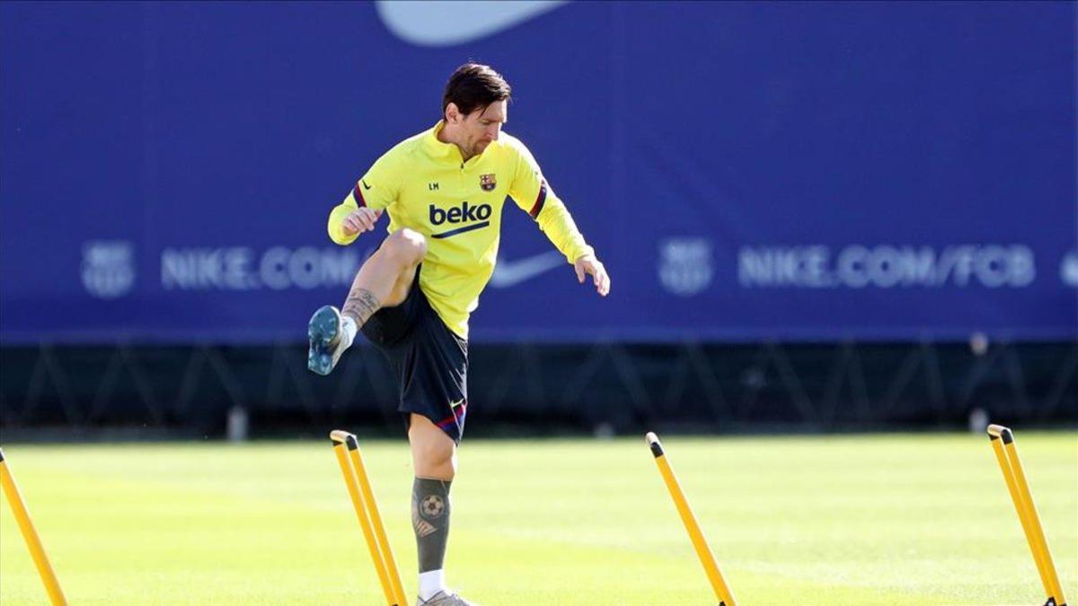 Leo Messi entrenando con el Barcelona