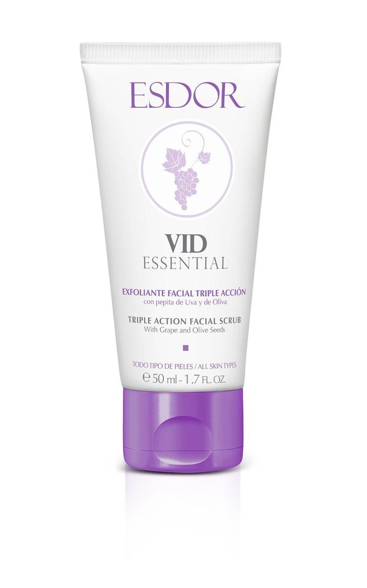 Exfoliante Triple Acción con pepita de uva y oliva, de Esdor (19,90 euros)