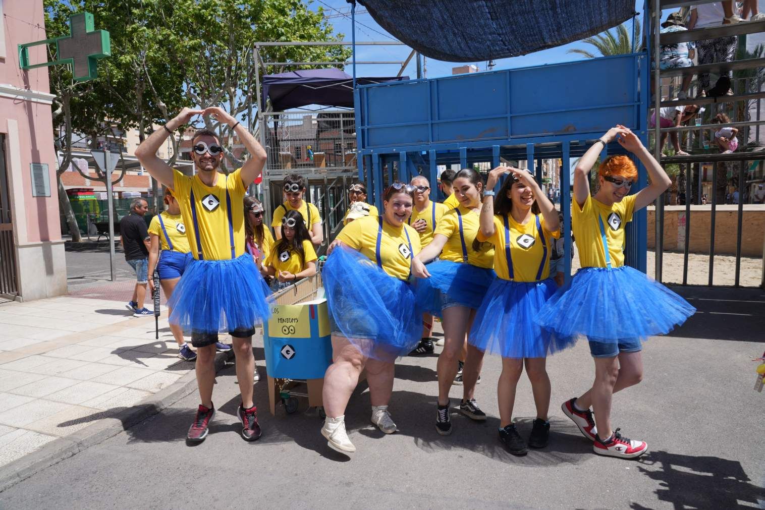 El Grau da inicio a las fiestas de Sant Pere con pólvora, bous y música