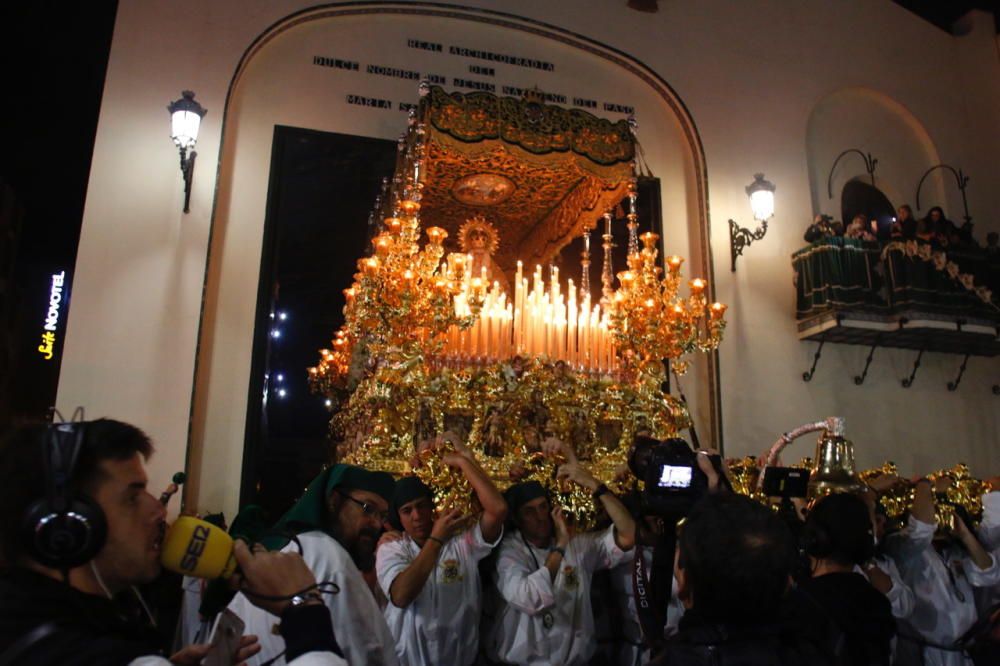 Las imágenes de la cofradía de la Esperanza, la última en procesionar en el Jueves Santo de la Semana Santa de Málaga