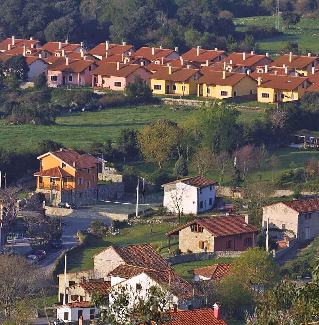 Vista parcial de la urbanización de Andrín. | J. P.