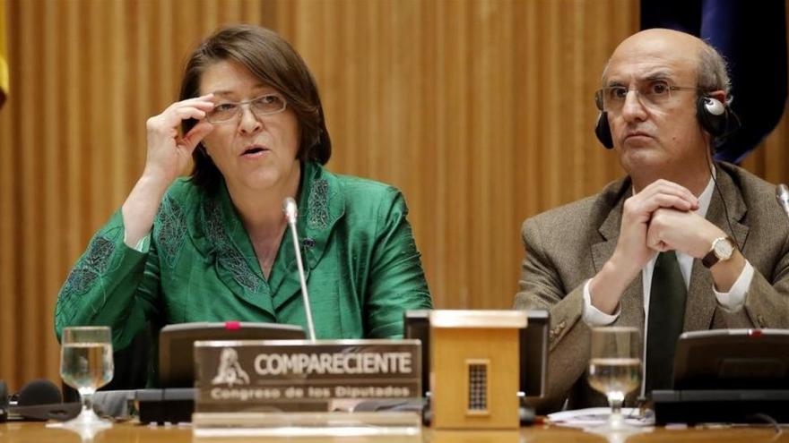 PSOE y estibadores presionan al Gobierno para que negocie el decreto