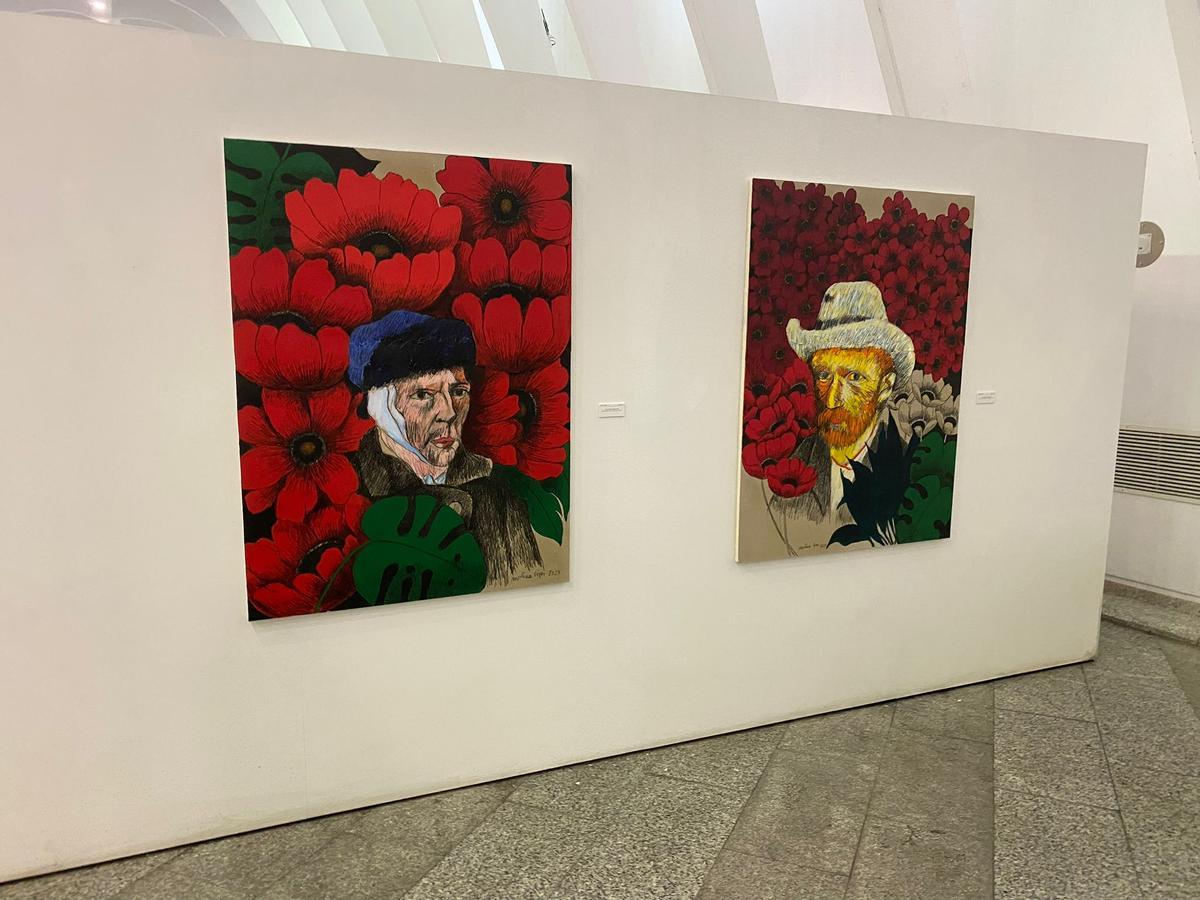 Dos obras de la exposición en Alcoi.