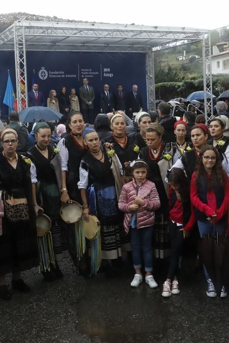 Así fue la visita real a Asiegu, Pueblo Ejemplar