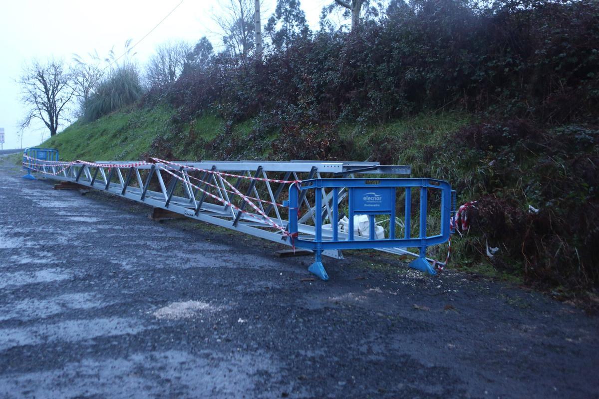 Un desprendimiento desplaza una torreta de media tensión en A Estrada y deja a vecinos sin luz durante horas
