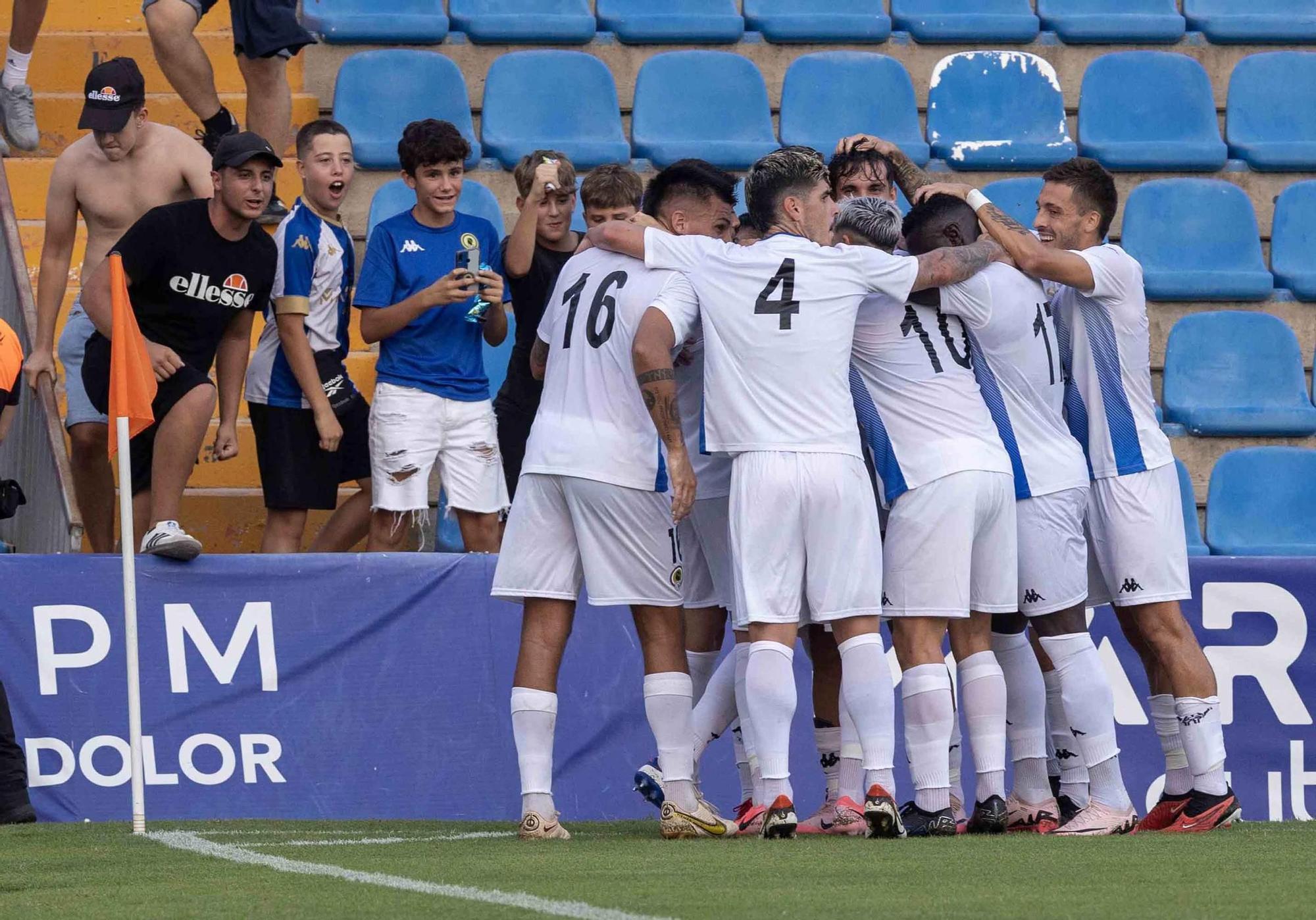 El Hércules celebra el 50 aniversario del Rico Pérez ganando el Trofeo Ciudad de Alicante ante el Alavés