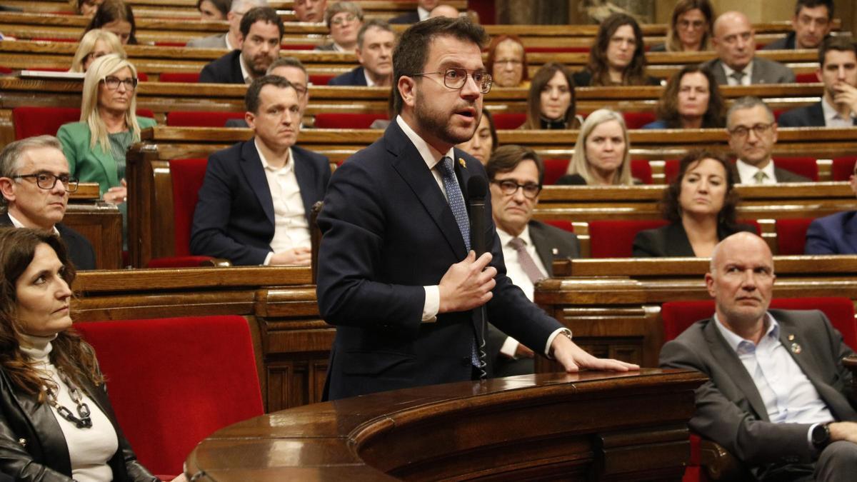 El president de la Generalitat, Pere Aragonès, intervenint al ple.