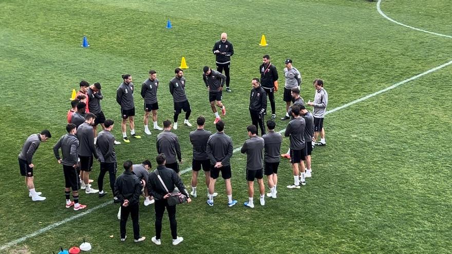 El Eldense vuelve a los entrenamientos tras de la derrota con el Levante