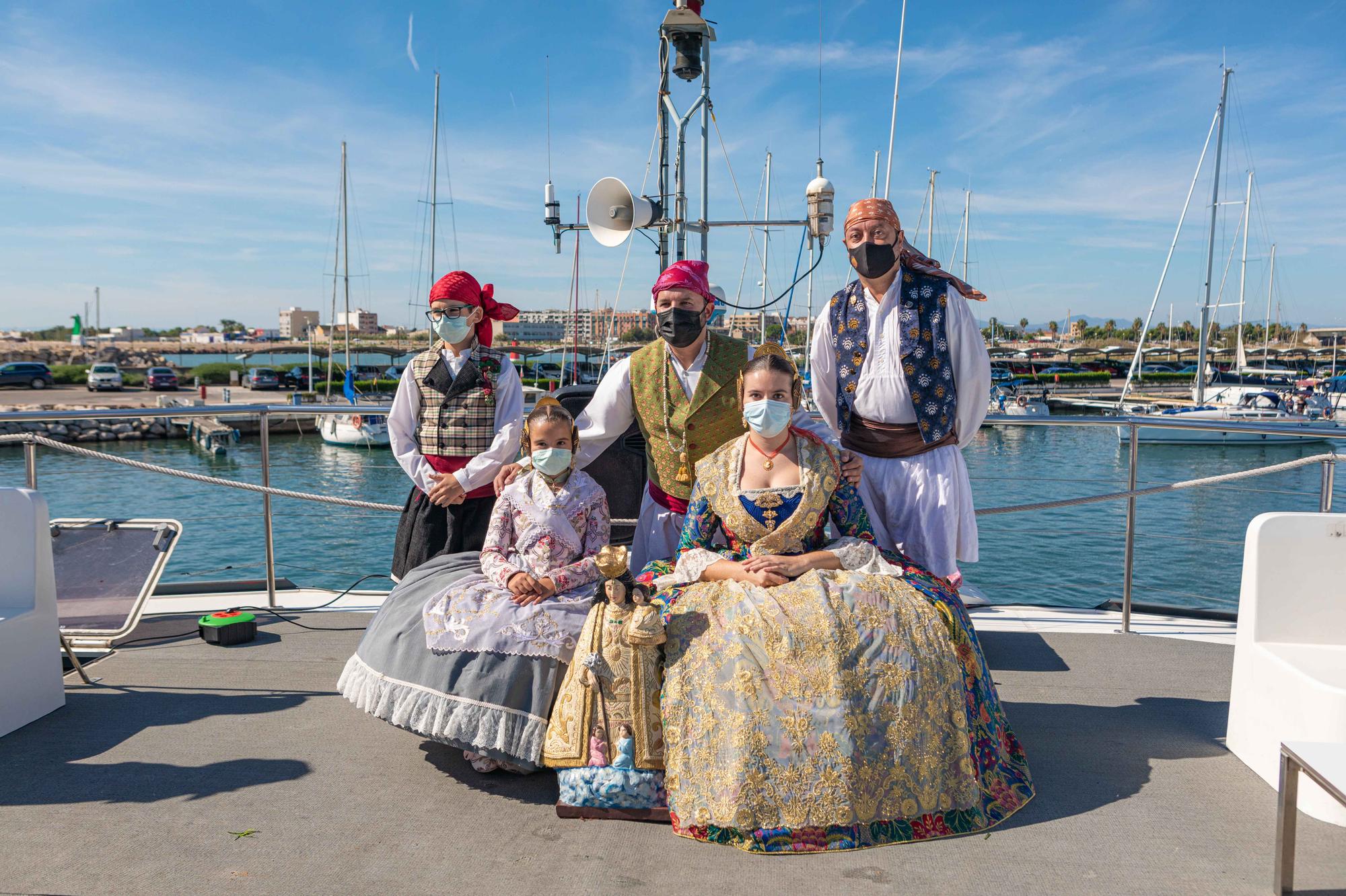 Las fallas del Marítim recuperan la Ofrenda Marinera