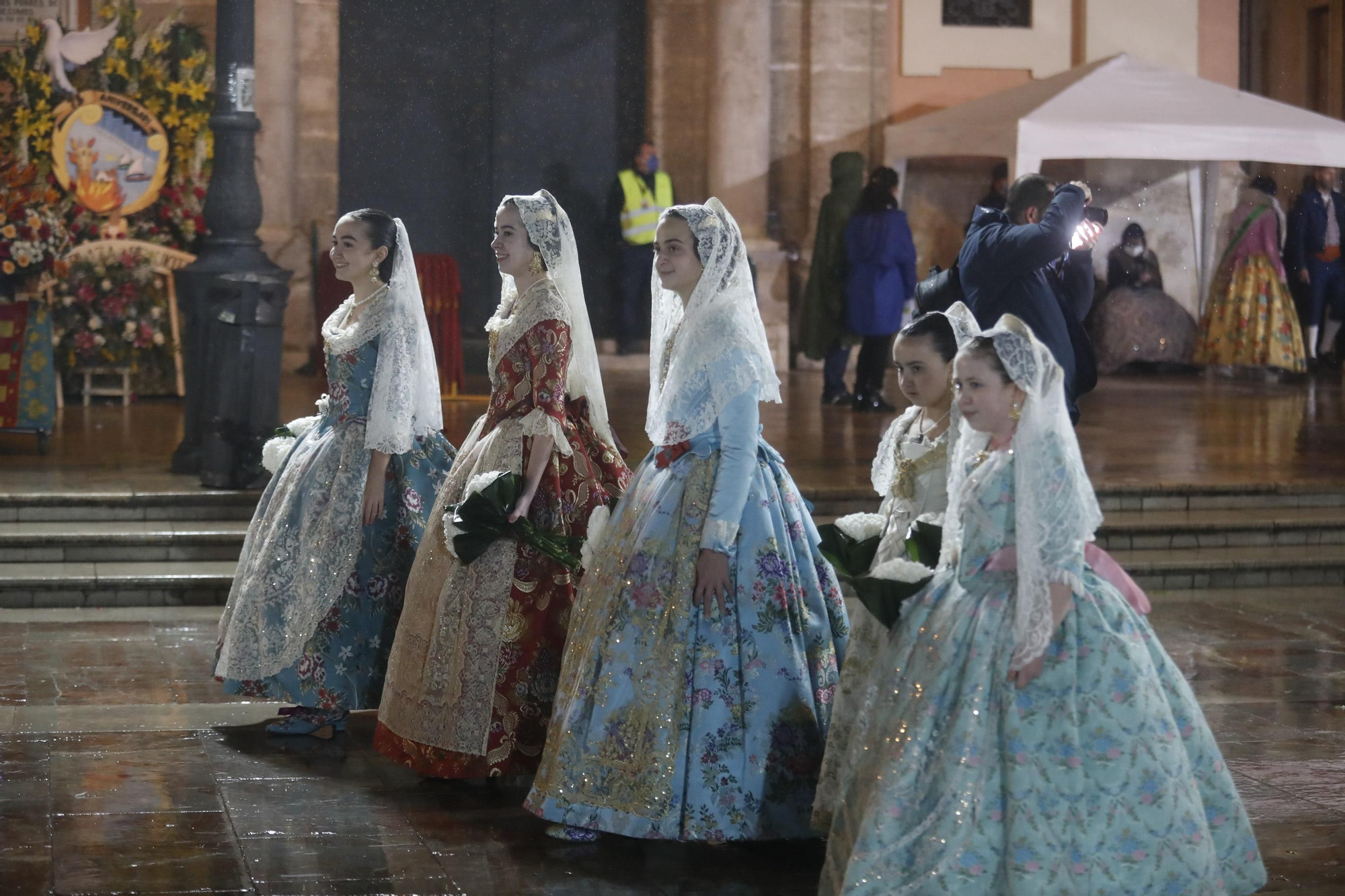 Búscate en la Ofrenda por la calle de la Paz (entre 20.00 y 21. 00 horas)