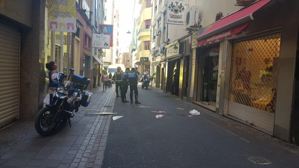 Herida al caerle elementos de un edificio