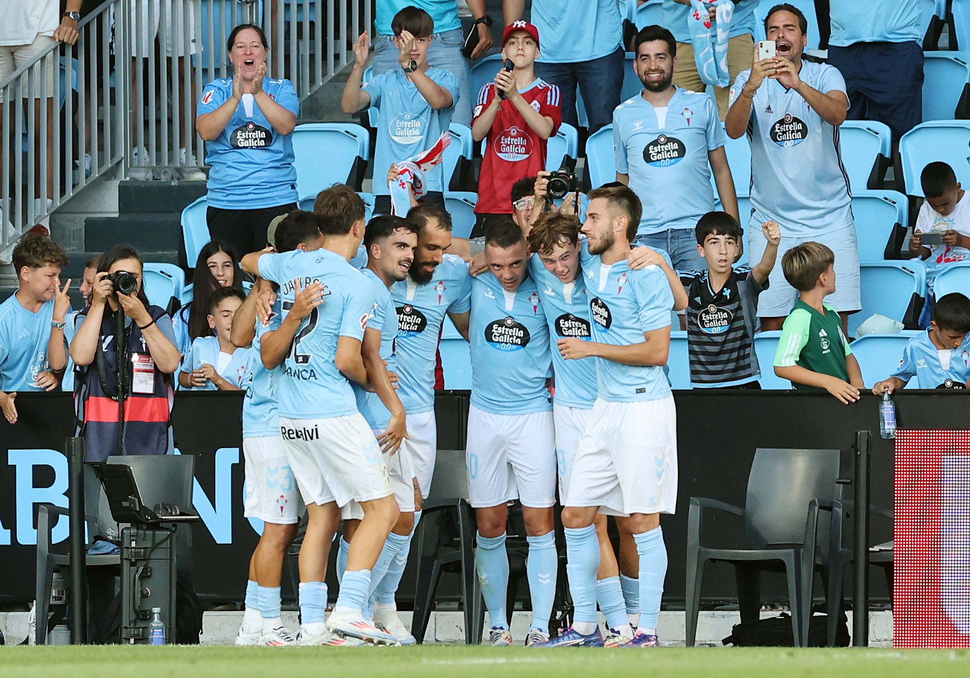 Las mejores fotografías del estreno liguero con victoria del Celta ante el Alavés