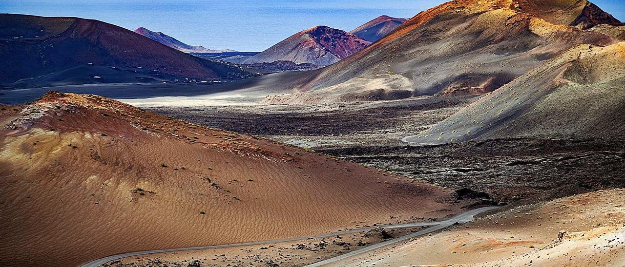 Paisaje volcánico del Parque Nacional de Timanfaya, en Lanzarote.