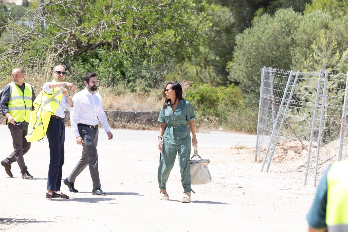 Todas las imágenes de la visita de Beatriz Corredor y Joan Groizard a la subestación eléctrica de Sant Antoni