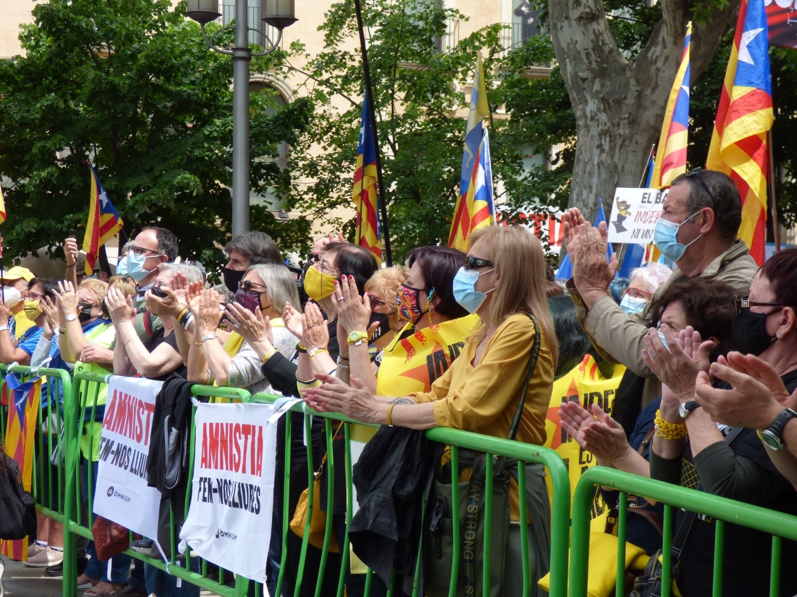 L'ANC pressiona el Govern per fer efectiva la independència i Òmnium crida a la mobilització ciutadana