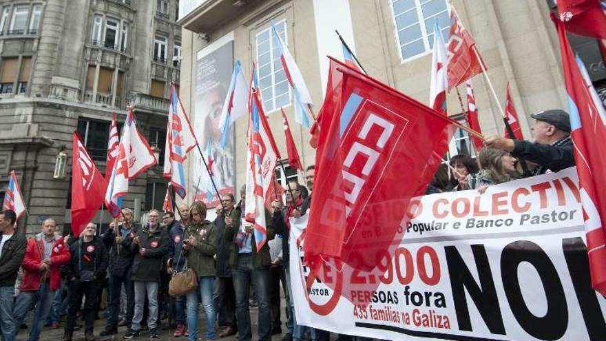 Protesta de empleados del Popular contra el anterior ERE.