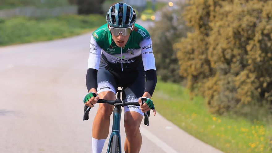 Adrián Benito, ciclista del Extremadura Pebetero.