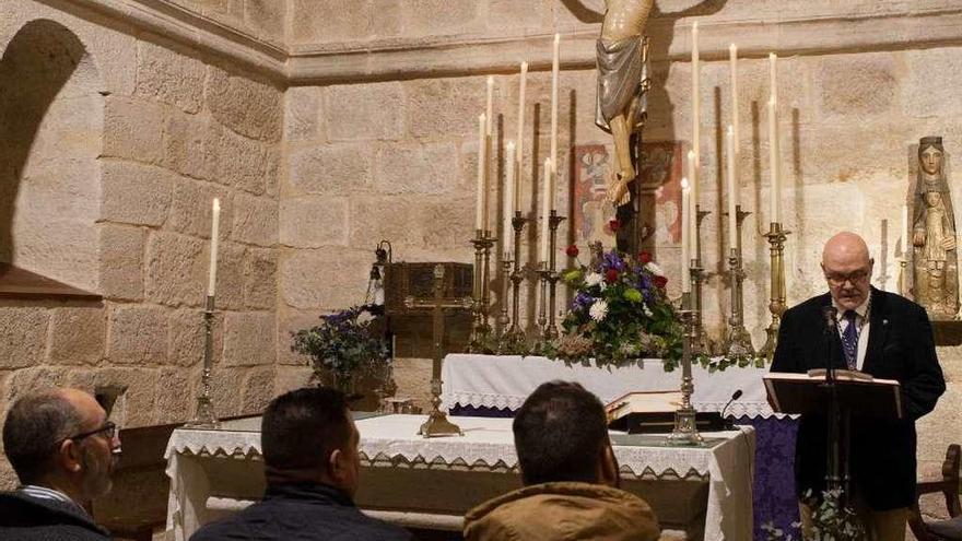 Celebración del Triduo en la iglesia del Espíritu Santo.