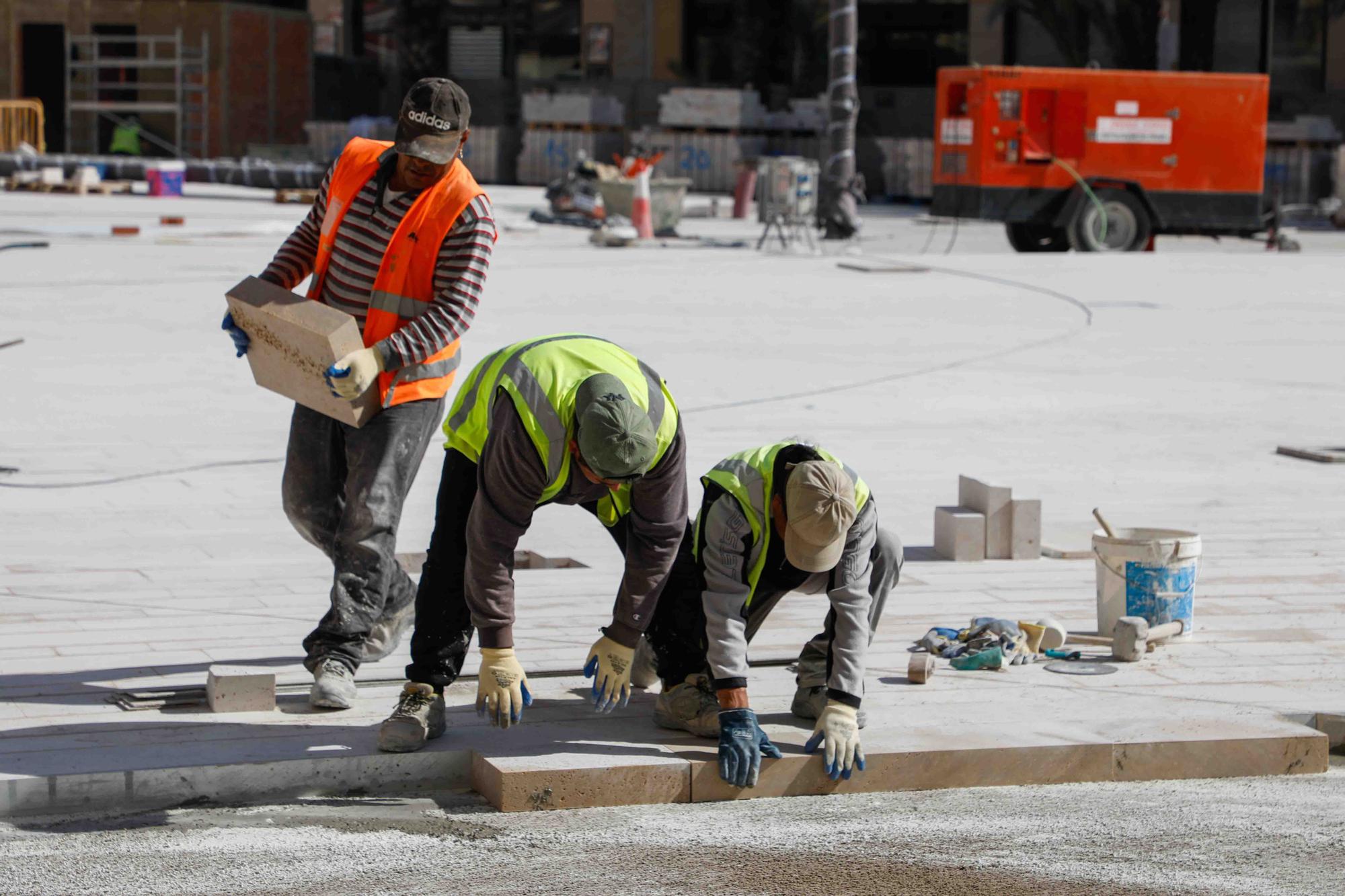 Asi están las obras de la plaza de la Reina