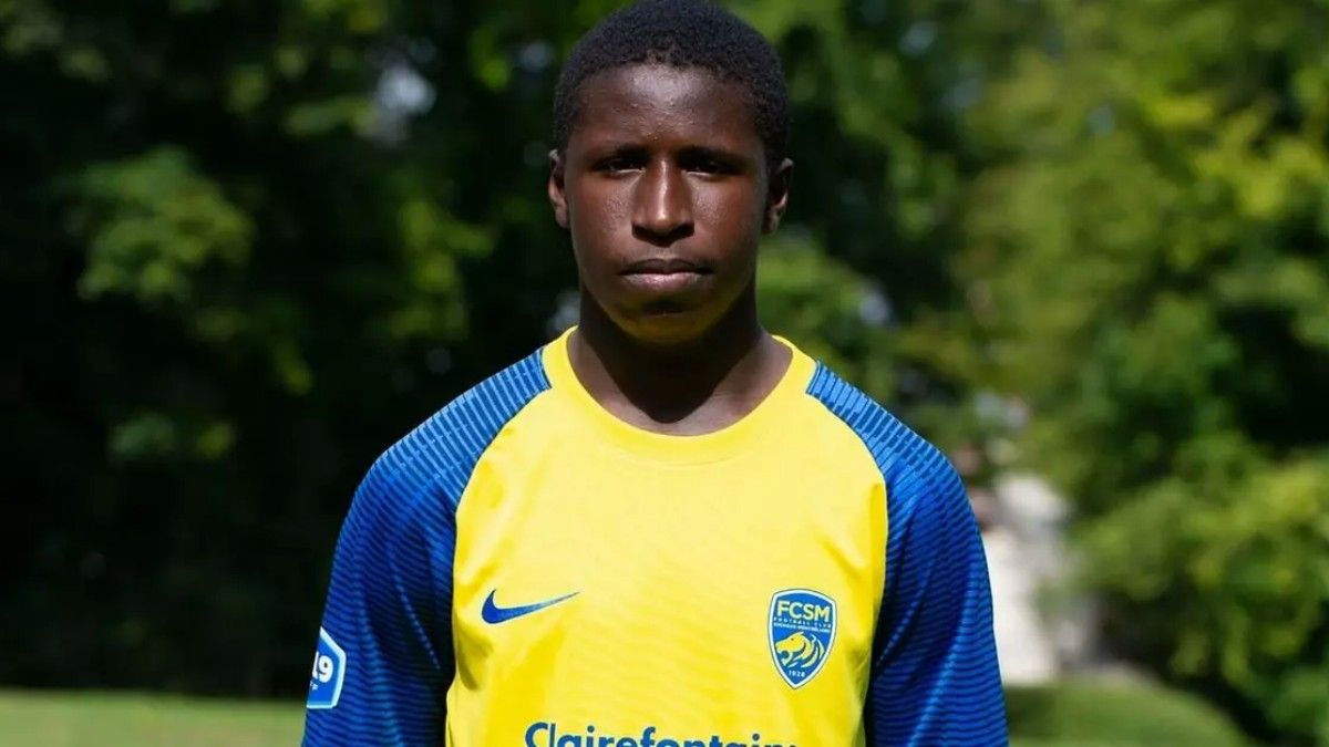 Amidou Doumbouya, con la camiseta del Sochaux - Montbéliard