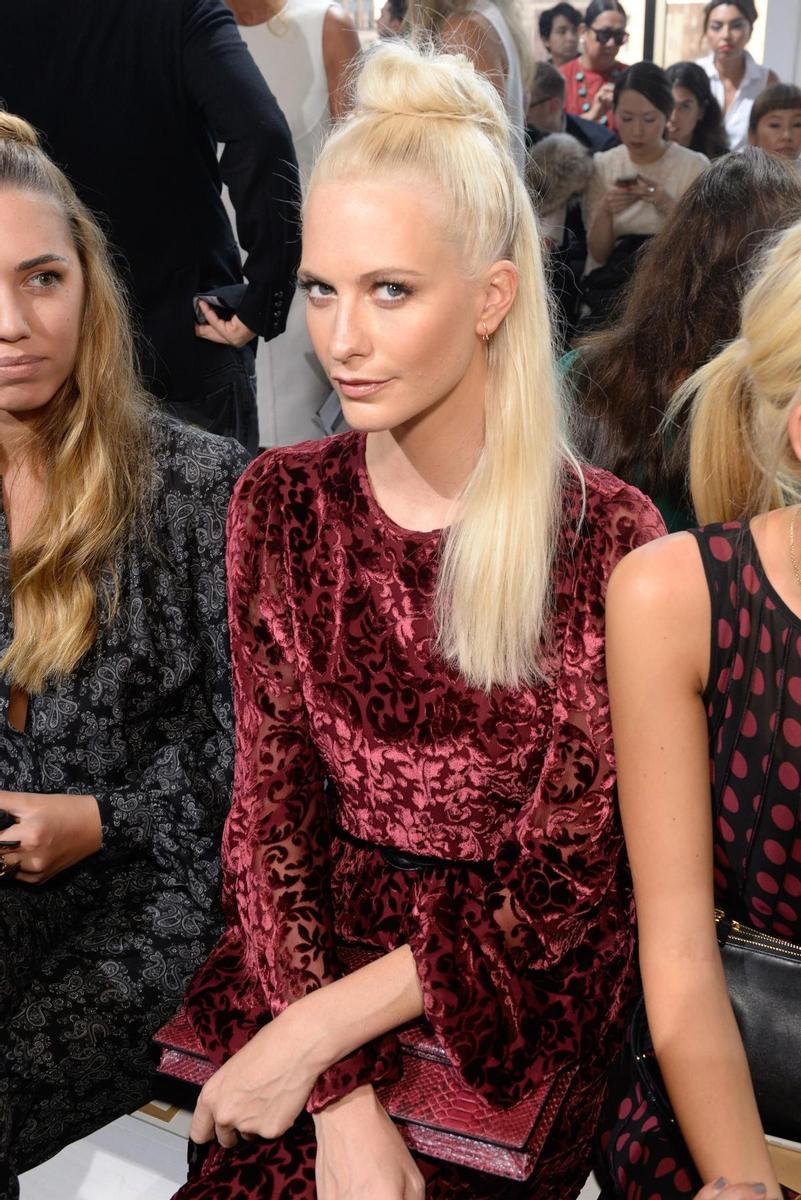 El half bun de Poppy Delevingne