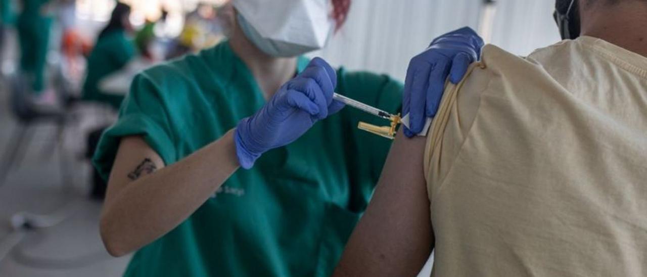 Vacunación contra el coronavirus en Zamora. | Emilio Fraile