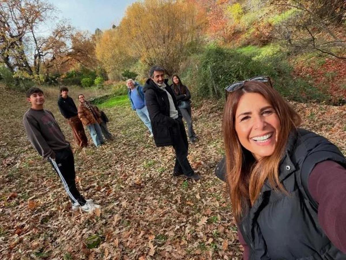 Nuria Roca y Juan del Val junto a su familia en la Sierra de Gredos