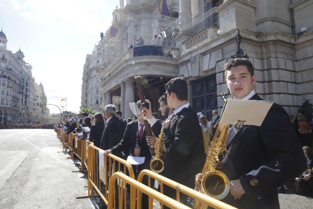 Búscate en el público de la mascletà del 1 de marzo