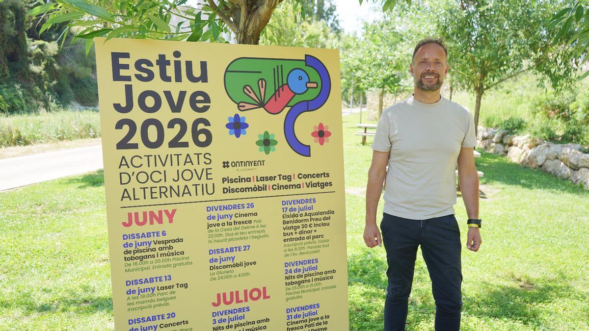 El concejal de Juventud, Álex Borrell, en la presentación del Estiu Jove de Ontinyent.