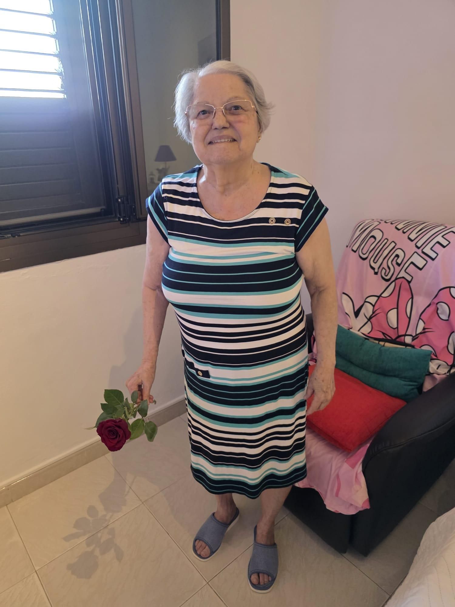 El carnicero más solidario  lleva alegría a mayores y enfermos
