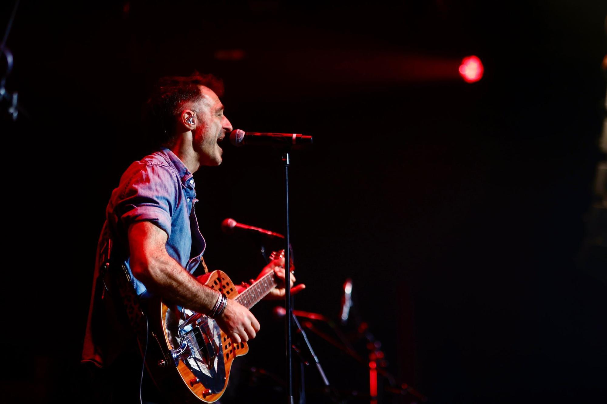 El auditorio del Roig Arena abre sus puertas con el universo de The Cat Empire