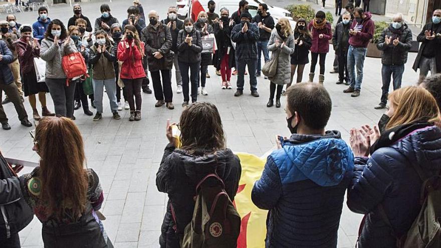 La concentració d&#039;ahir a la plaça Major de Manresa, que va aplegar mig centenar de persones