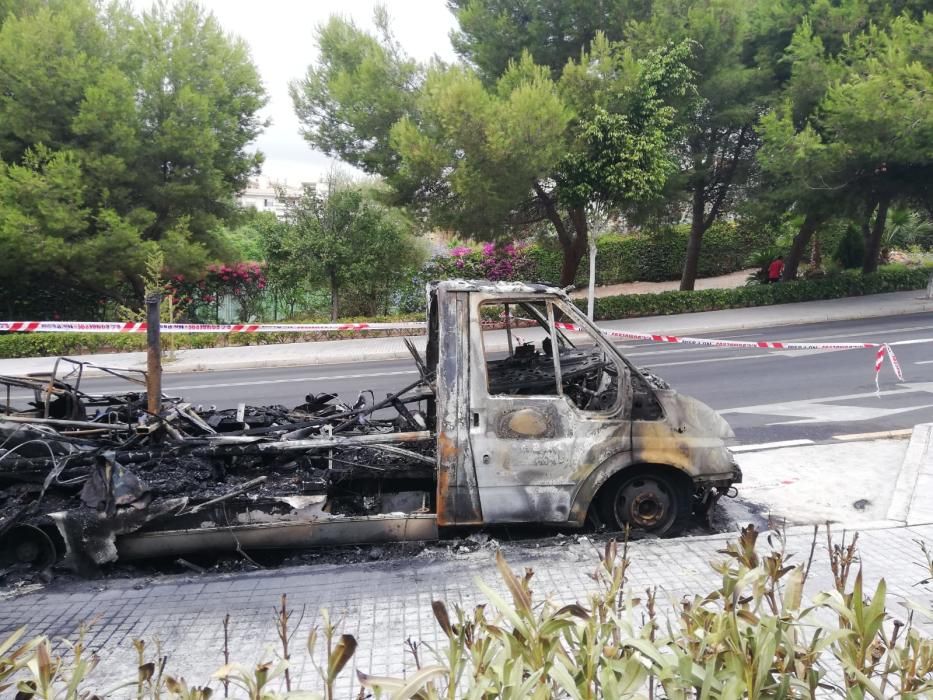 Cassá denuncia que le han quemado su caravana