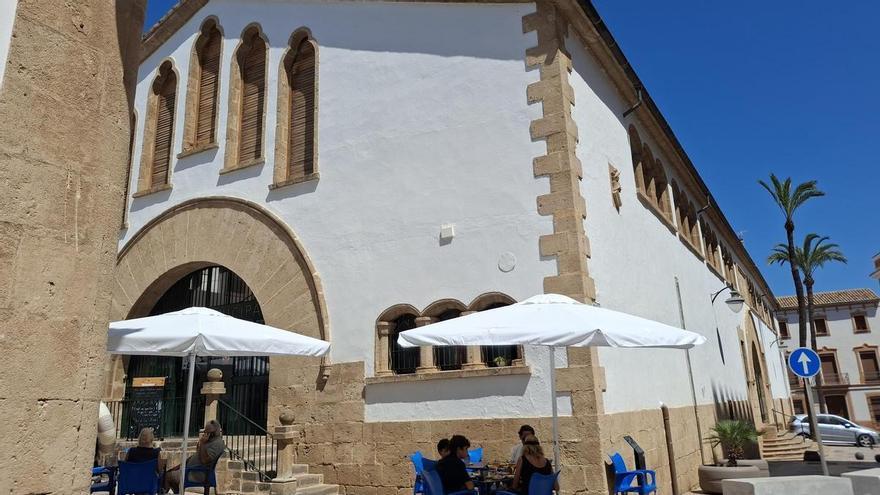 Apagón en el casco urbano de Xàbia: "Ha sido una mañana de no poder trabajar y de sudar a chorros"